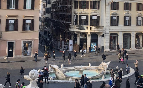 Restauro cornicione edificio Piazza di Spagna
