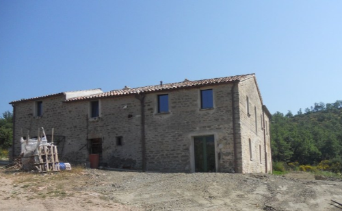 Restauro e risanamento conservativo Casa colonica e annesso agricolo