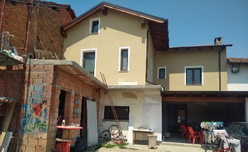 AMPLIAMENTO E SOPRAELEVAZIONE DI UNA CASCINA RURALE